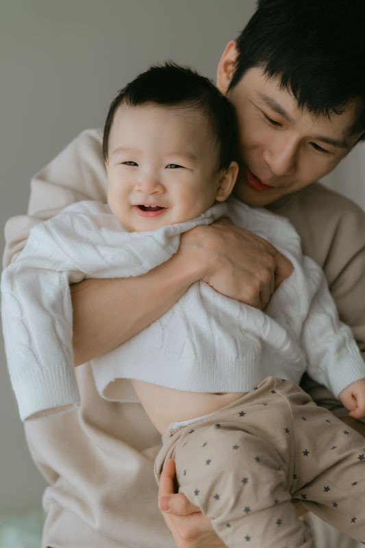 SJwedding鯊魚婚紗婚攝團隊雨翰在台北拍攝的全家福寫真” width=