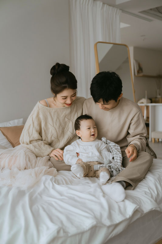 SJwedding鯊魚婚紗婚攝團隊雨翰在台北拍攝的全家福寫真” width=