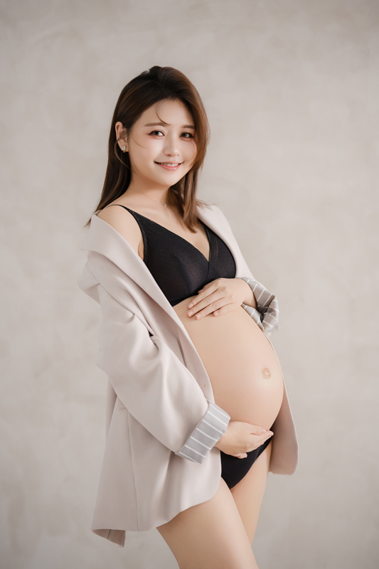 SJwedding鯊魚婚紗婚攝團隊水牛在好拍市集拍攝的孕婦寫真” width=